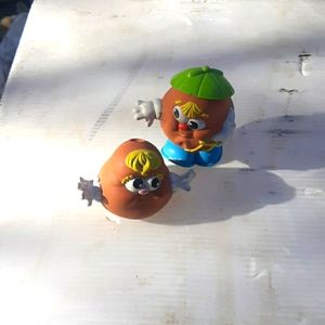 Two potatoes heads